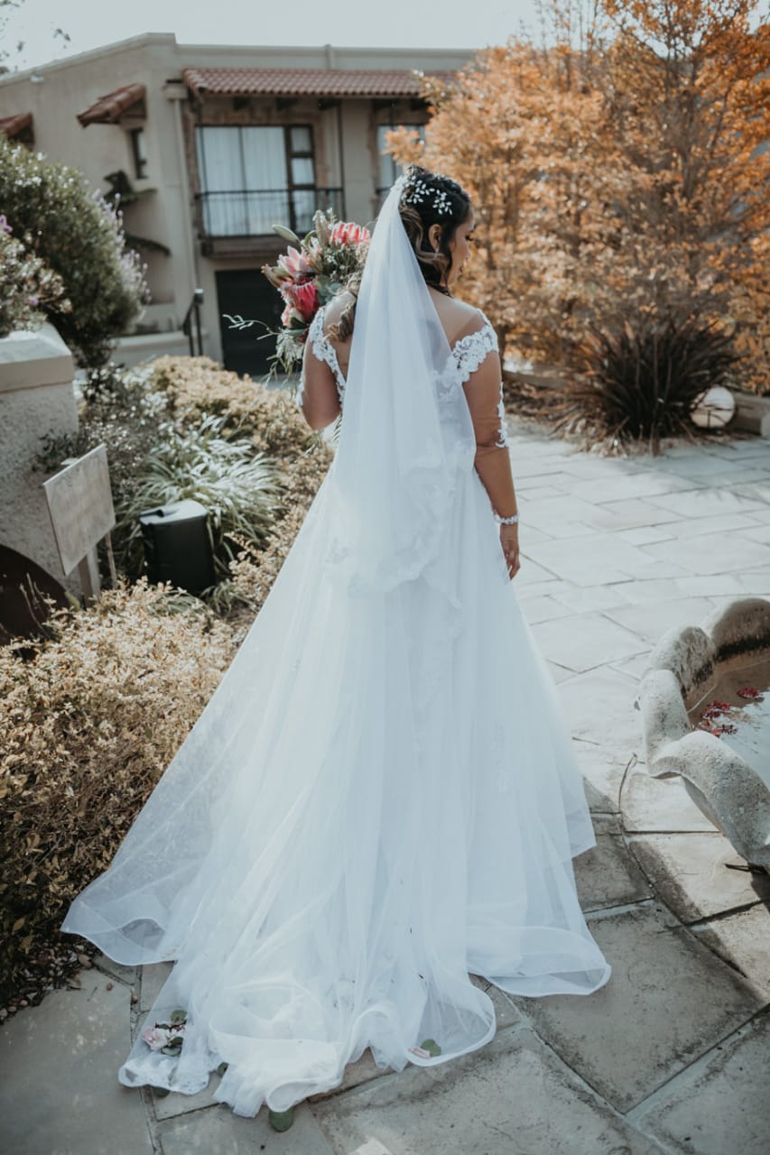GILLIAN Besters' Bridal Boutique Hire Gown