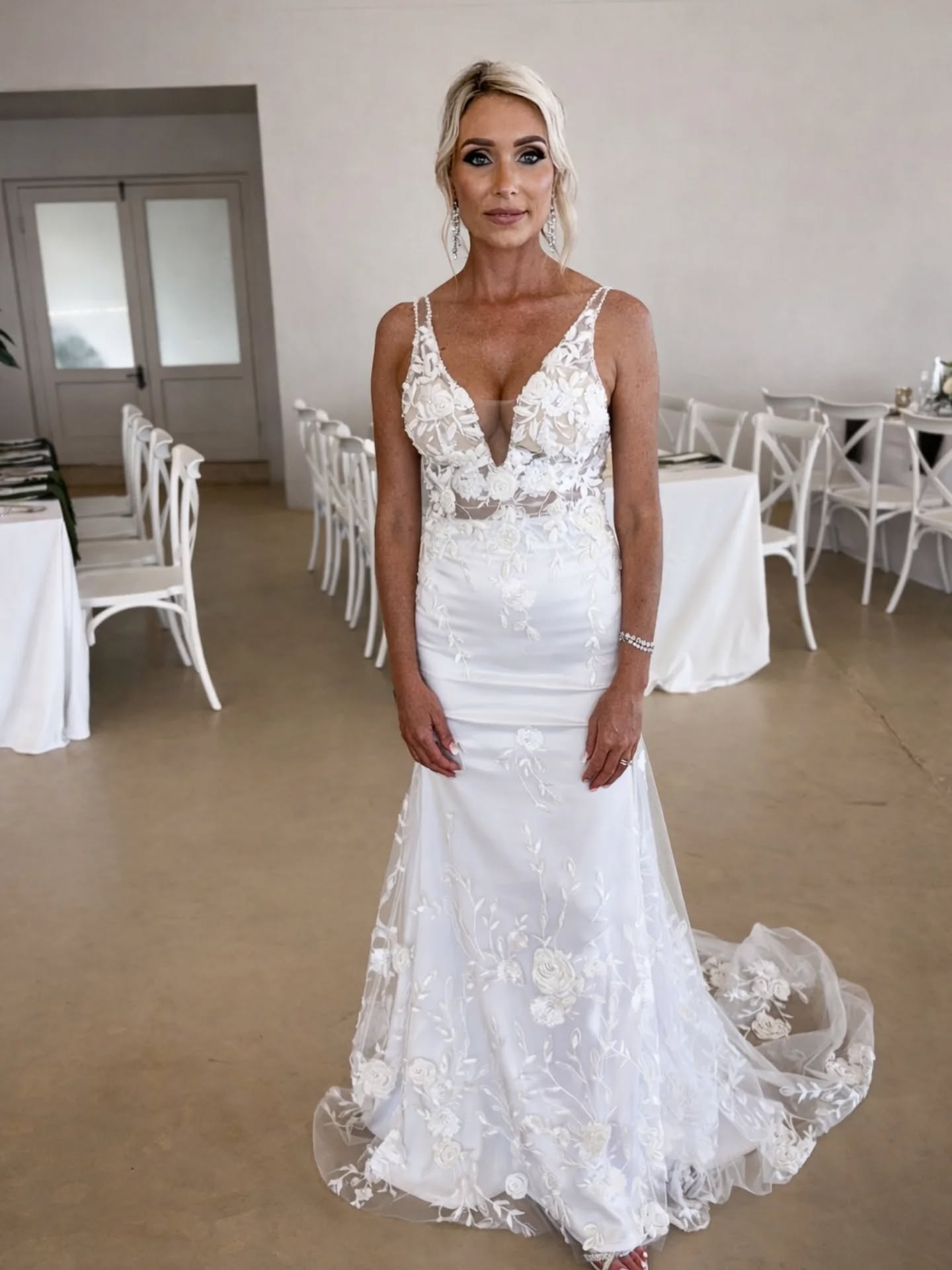 LINDSEY Besters' Bridal Boutique Hire Bridal Gown 