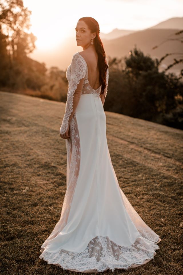 V neckline long sleeves crepe and lace mermaid wedding dress