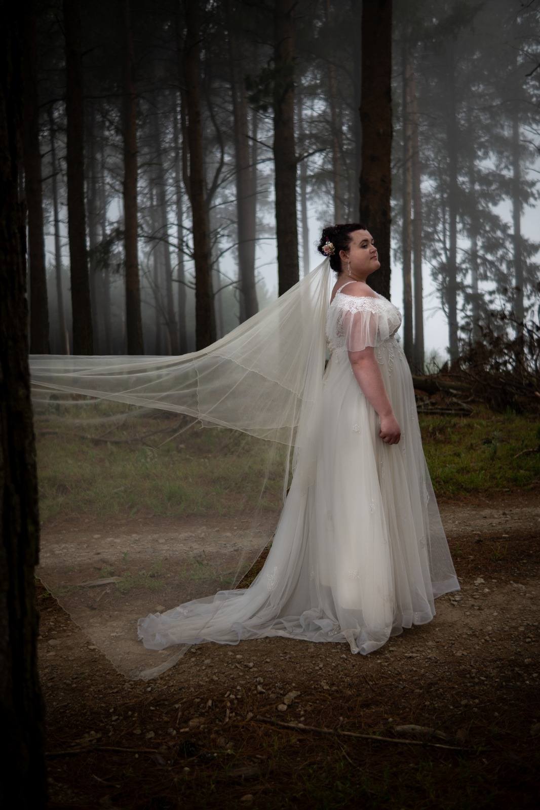 MERICHIA Besters' Bridal Boutique Hire Bridal Gown 